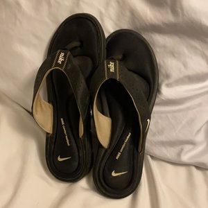 Women’s Nike Comfort Sandals - Size 9